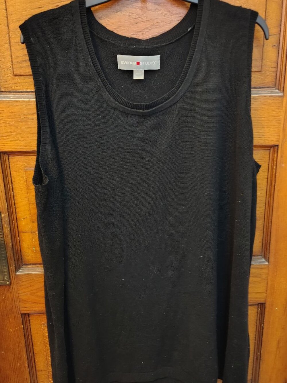 Avenue Studio - Black Sleeveless Top